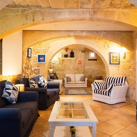 Feriehus Tranquil Gozo Retreat With Private Pool *