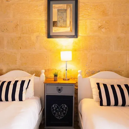 Tranquil Gozo Retreat With Private Pool בית נופש